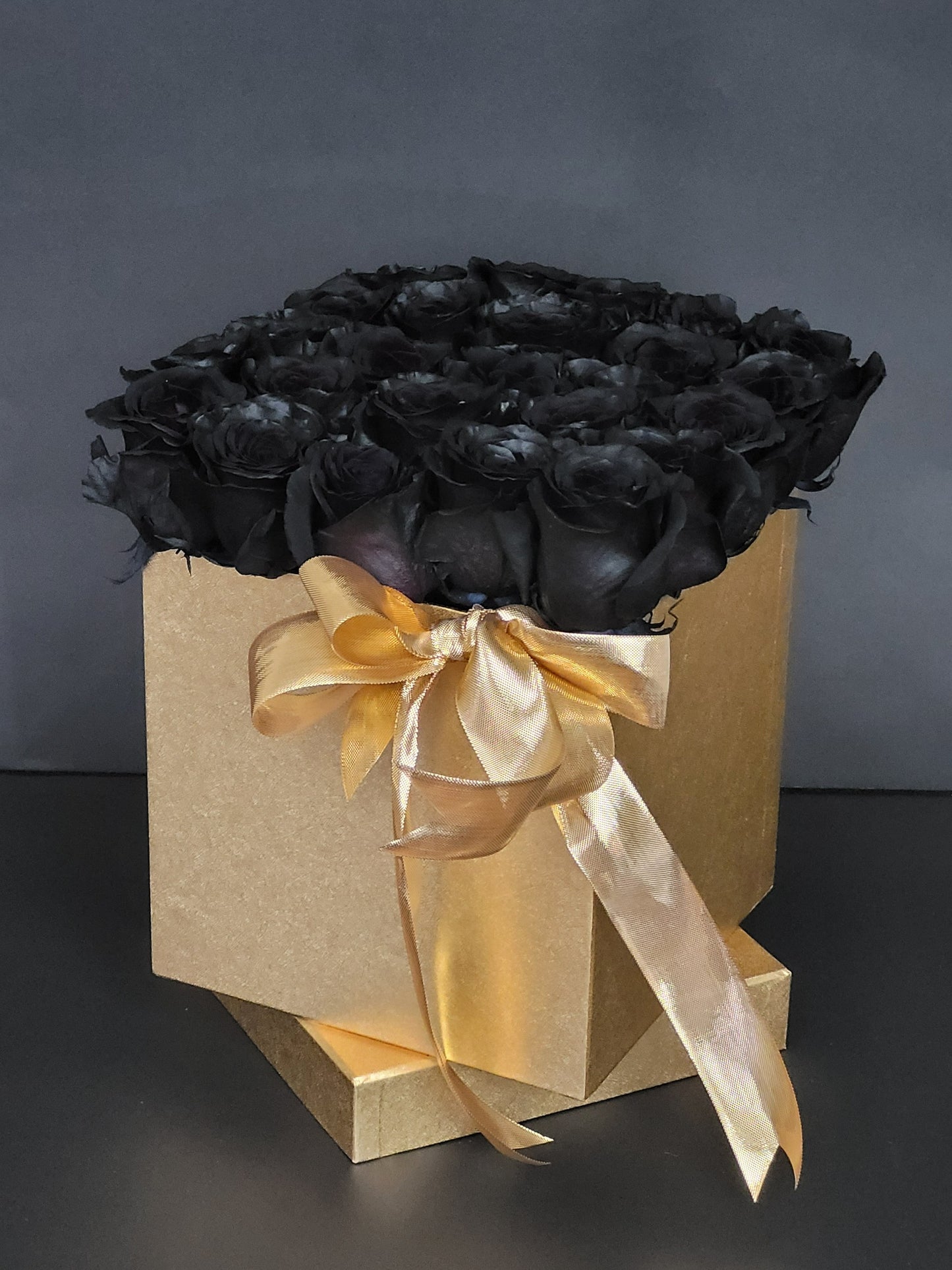 Black roses in Gold Box