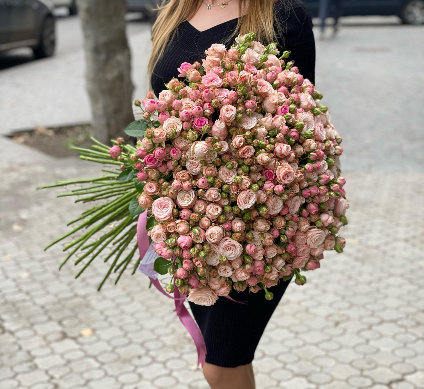 150 pink spray roses bouquet