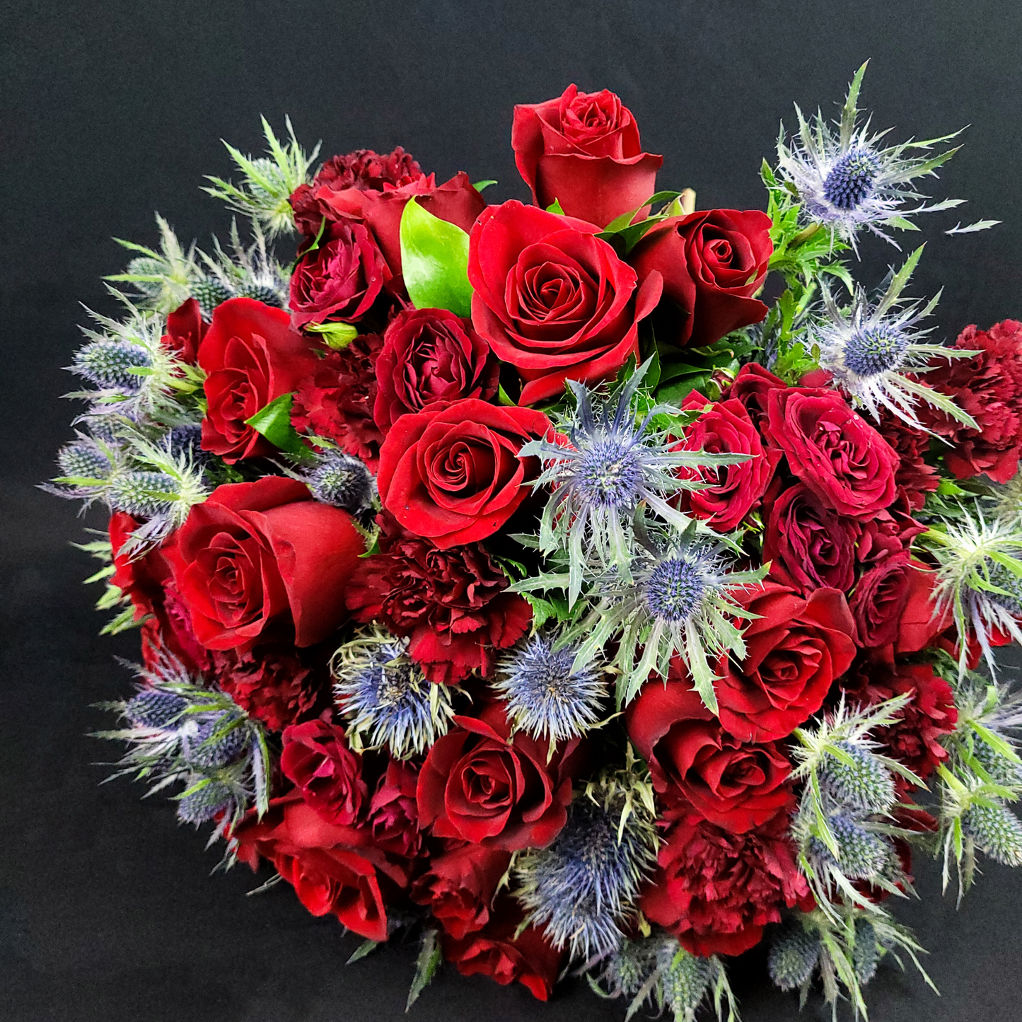 Red and blue mixed bouquet