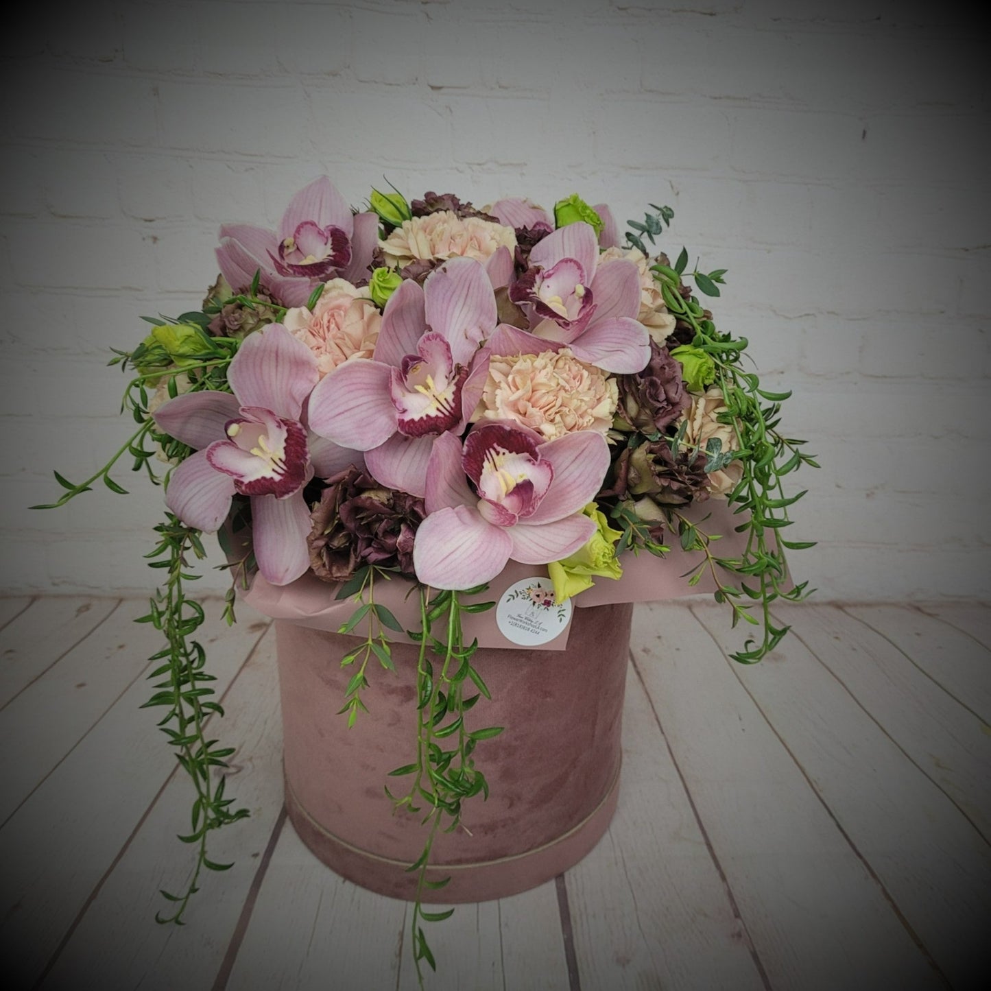 Mixed arrangement in box